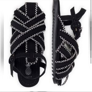 Farm Rio zigzag flat sandals black new‎ size 9